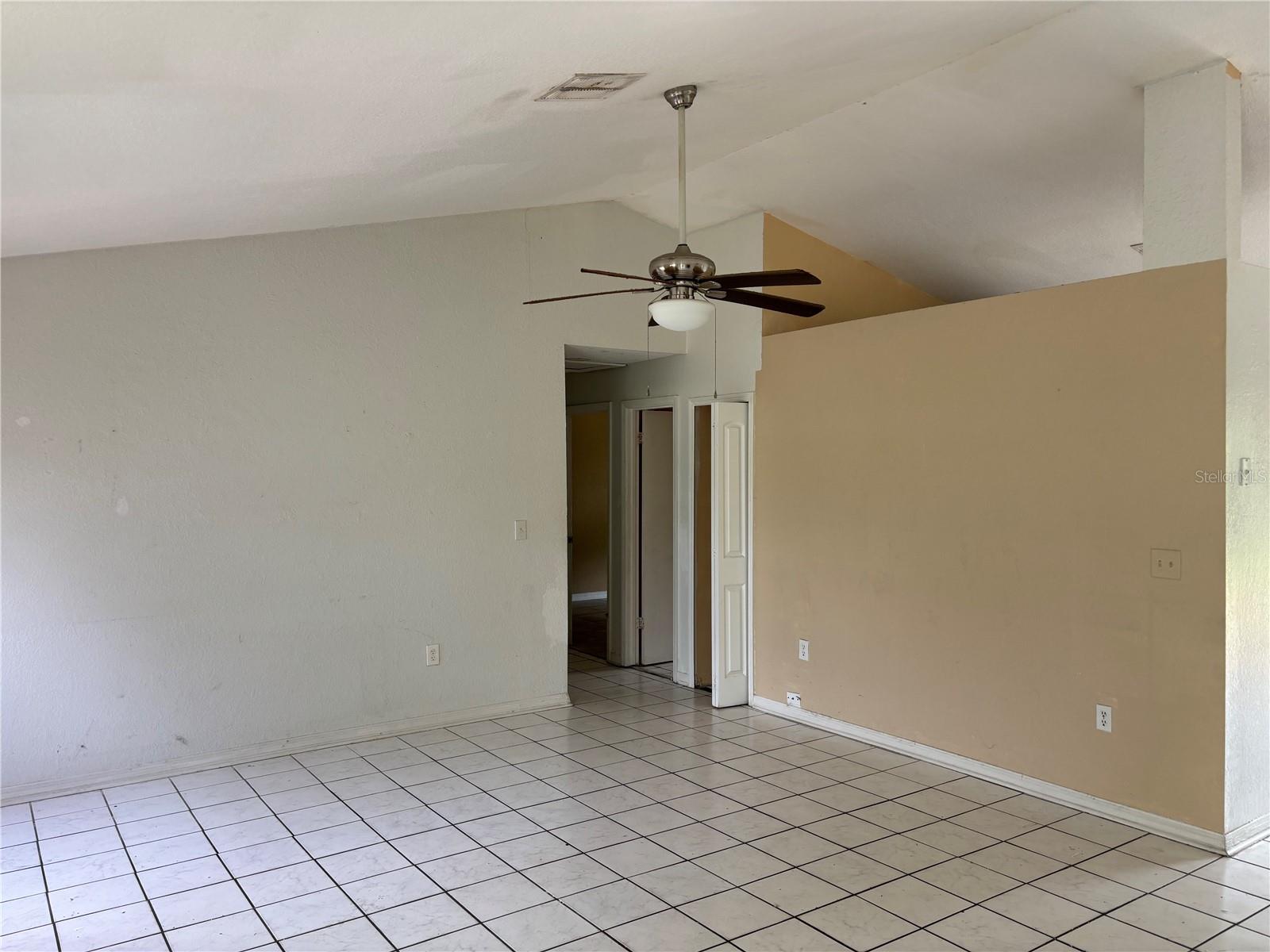 833 Oglethorpe Ct Property Photo 5