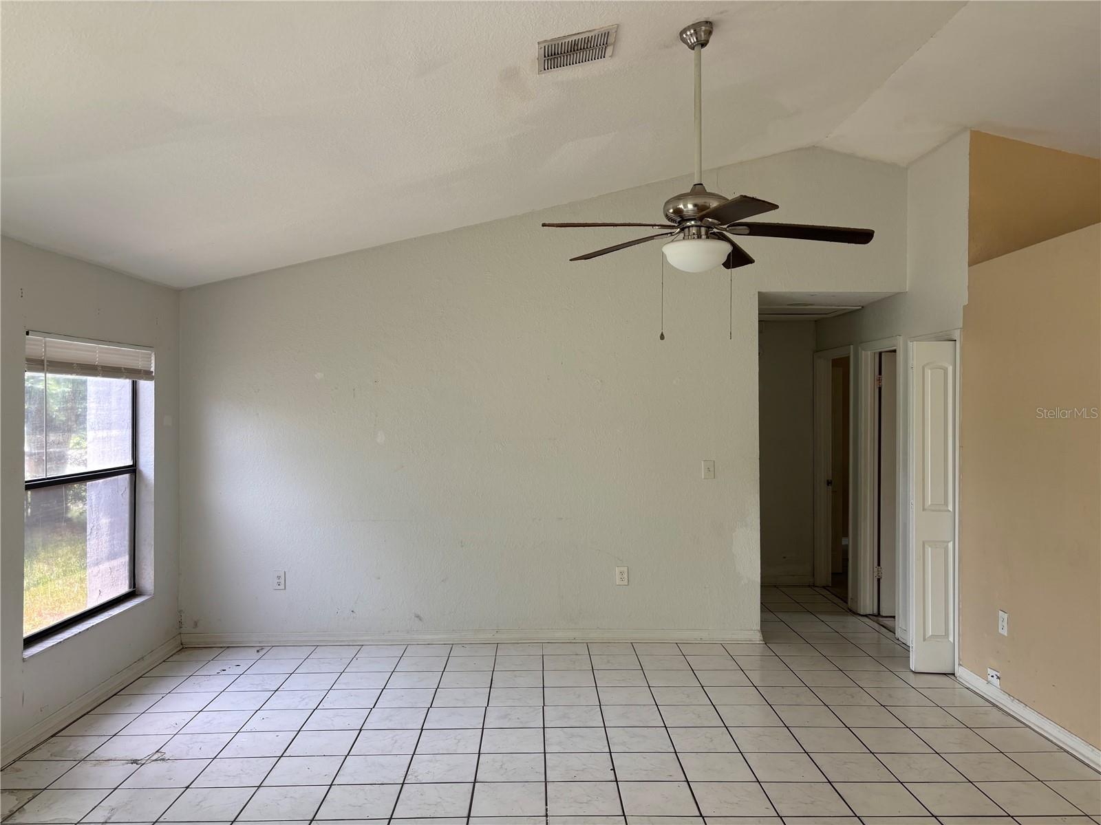 833 Oglethorpe Ct Property Photo 6