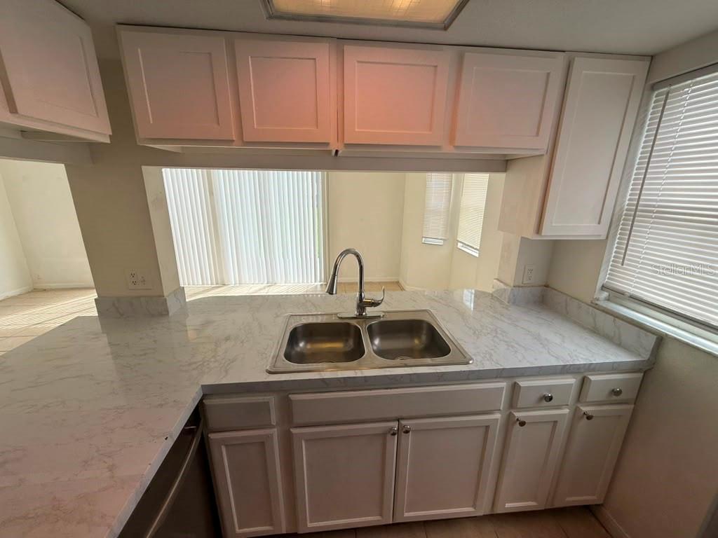 833 Caribbean Dr #a Property Photo 8