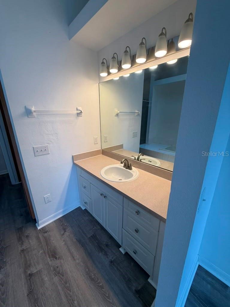 833 Caribbean Dr #a Property Photo 27