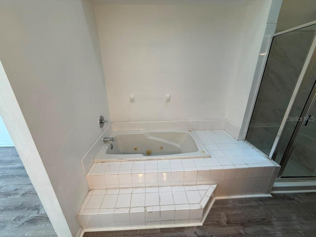 833 Caribbean Dr #a Property Photo 32