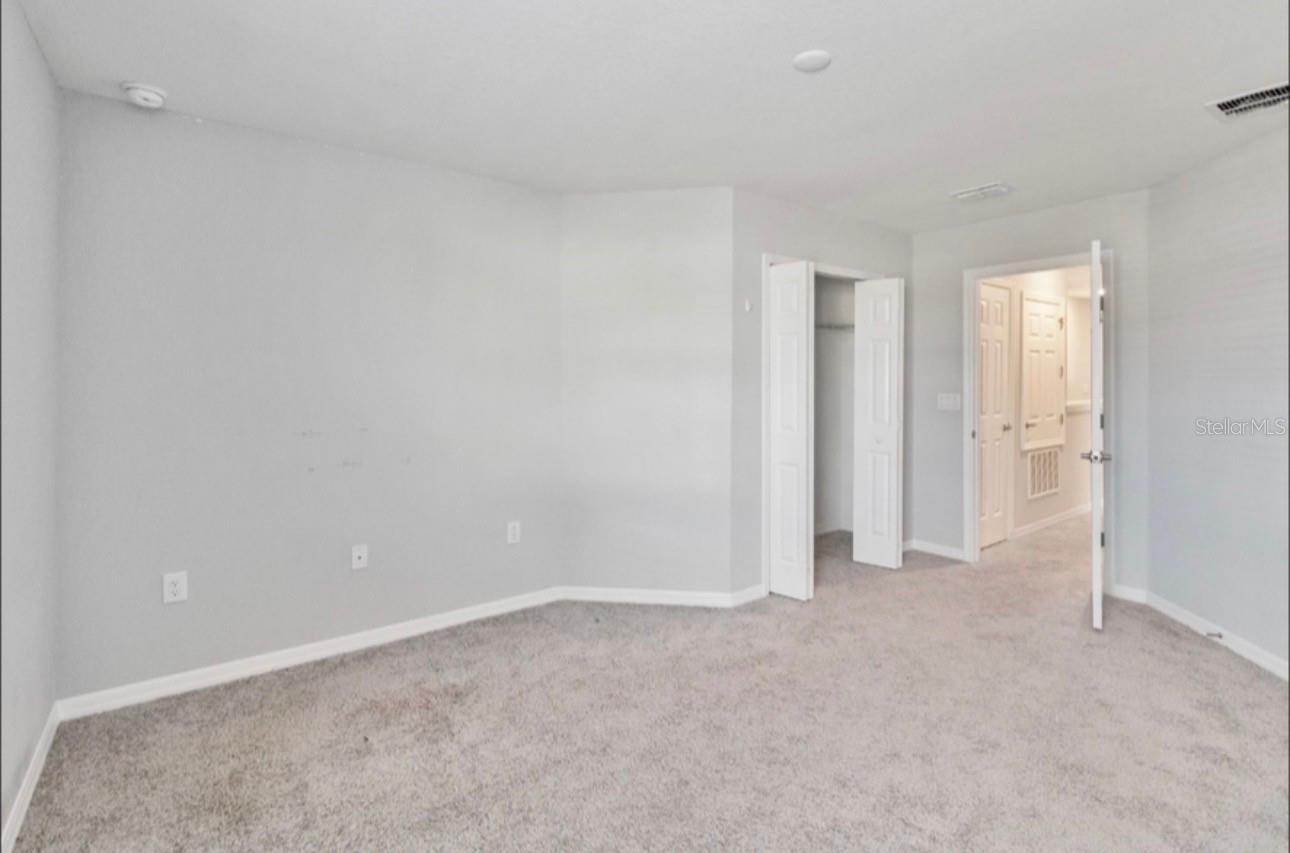2917 Fieldwood Cir Property Photo 3