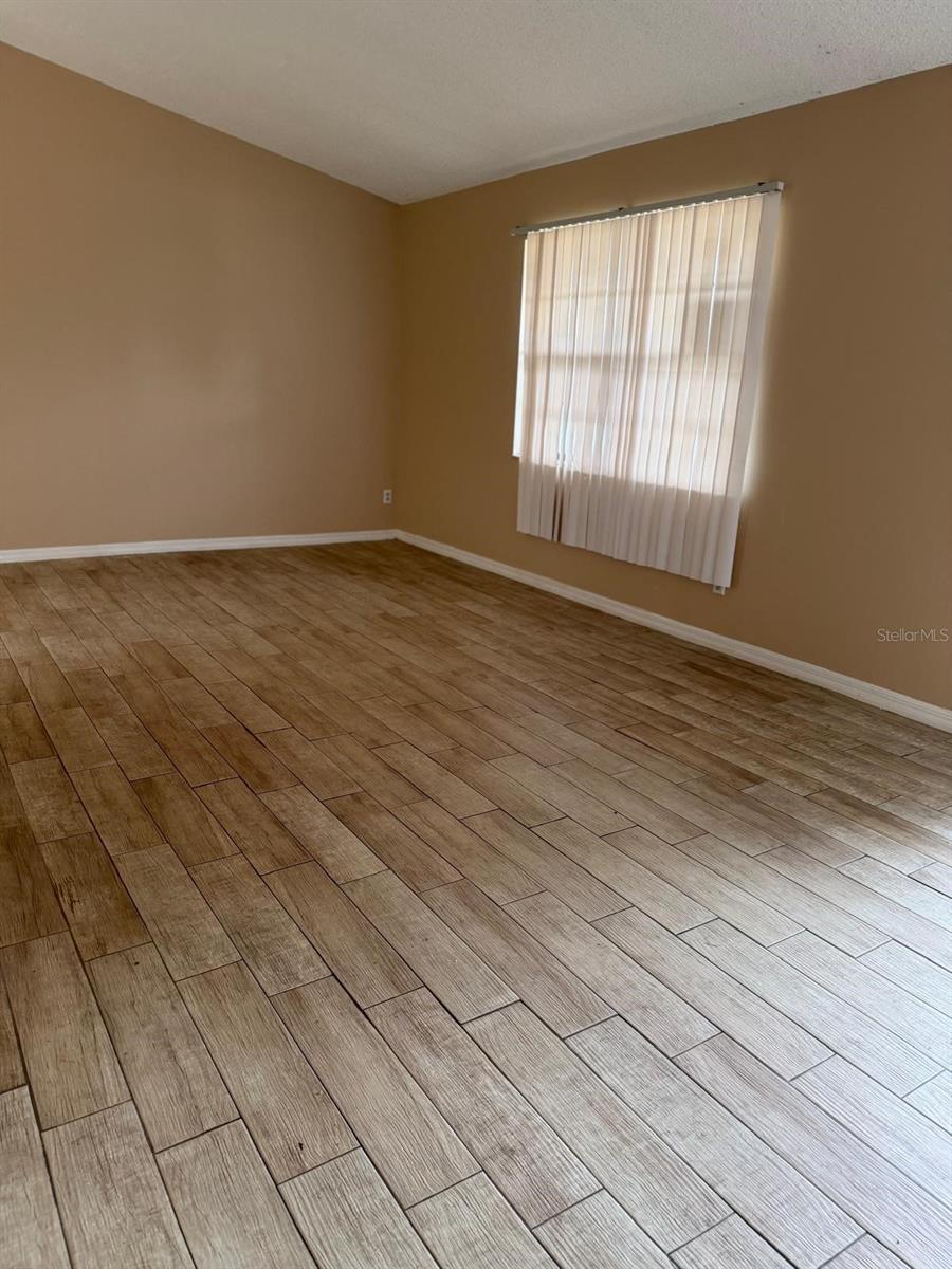1726 Monticello St Property Photo 4