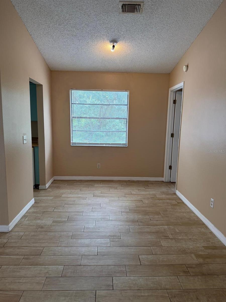 1726 Monticello St Property Photo 6