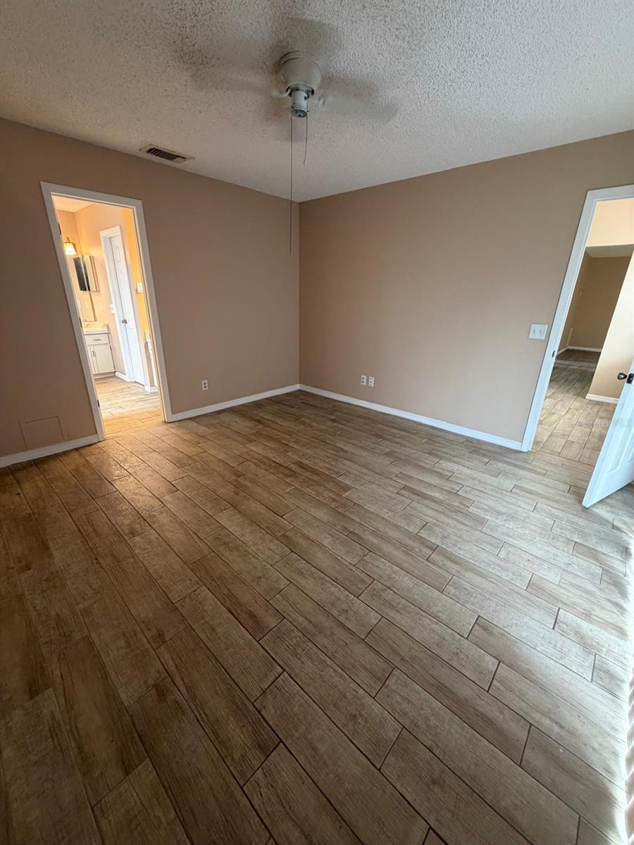 1726 Monticello St Property Photo 8