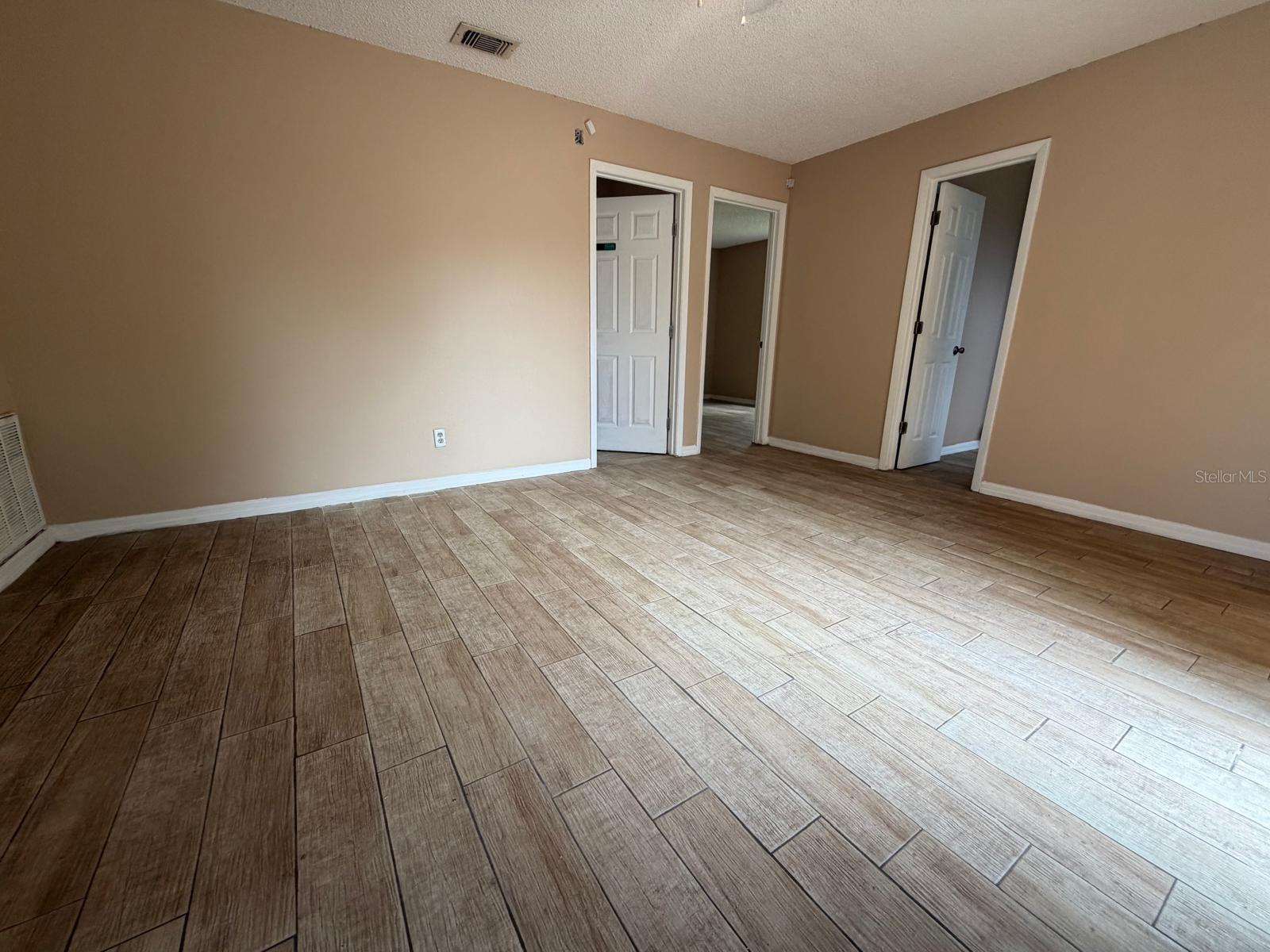 1726 Monticello St Property Photo 10