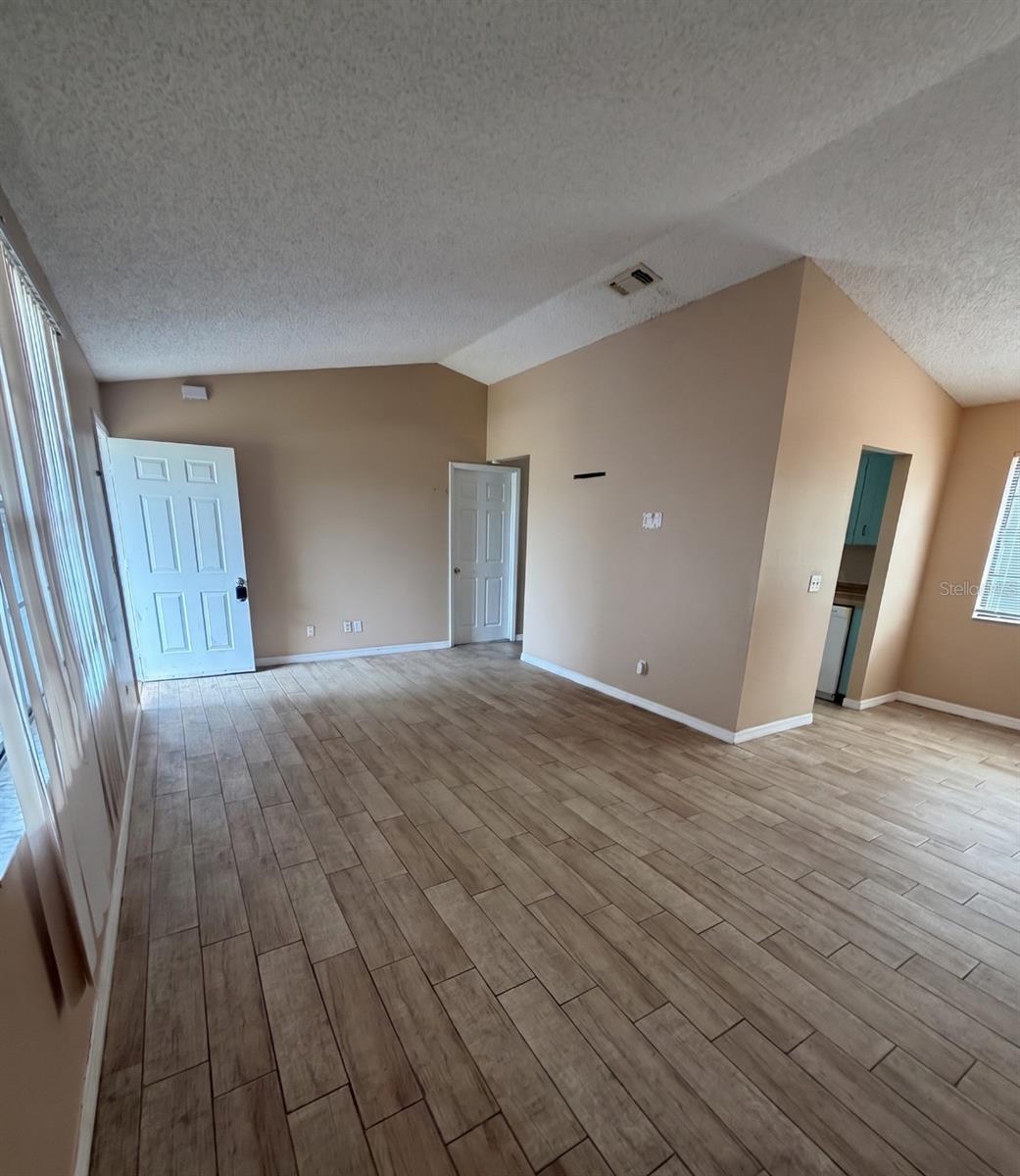 1726 Monticello St Property Photo 11