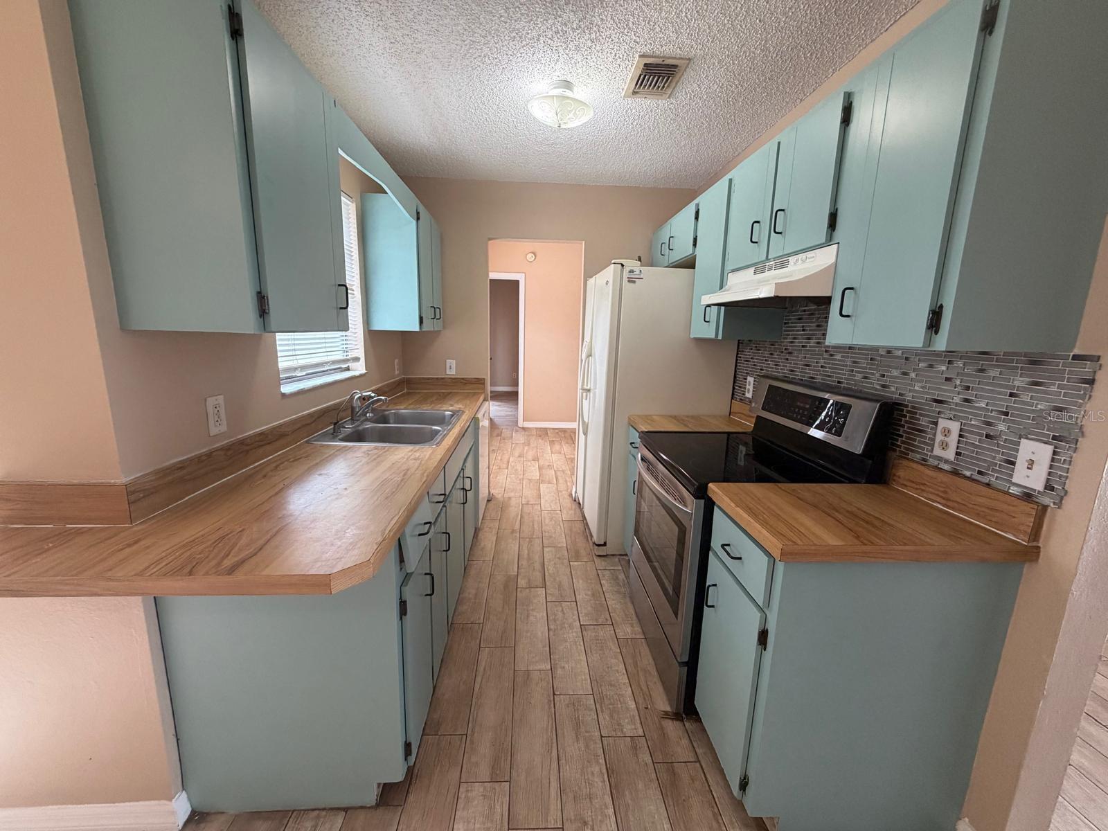 1726 Monticello St Property Photo 15