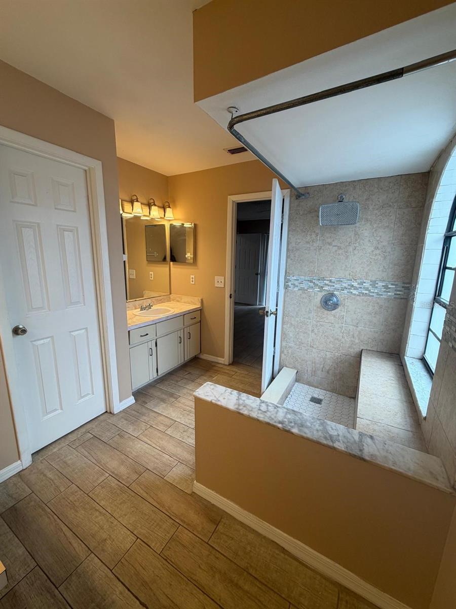 1726 Monticello St Property Photo 22