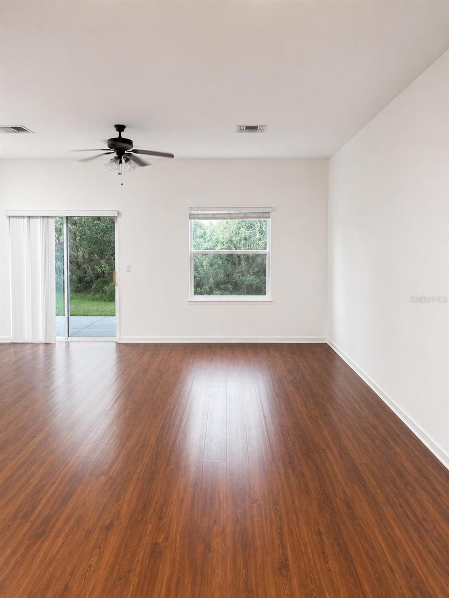 910 Spring Harvest Ct Property Photo 5