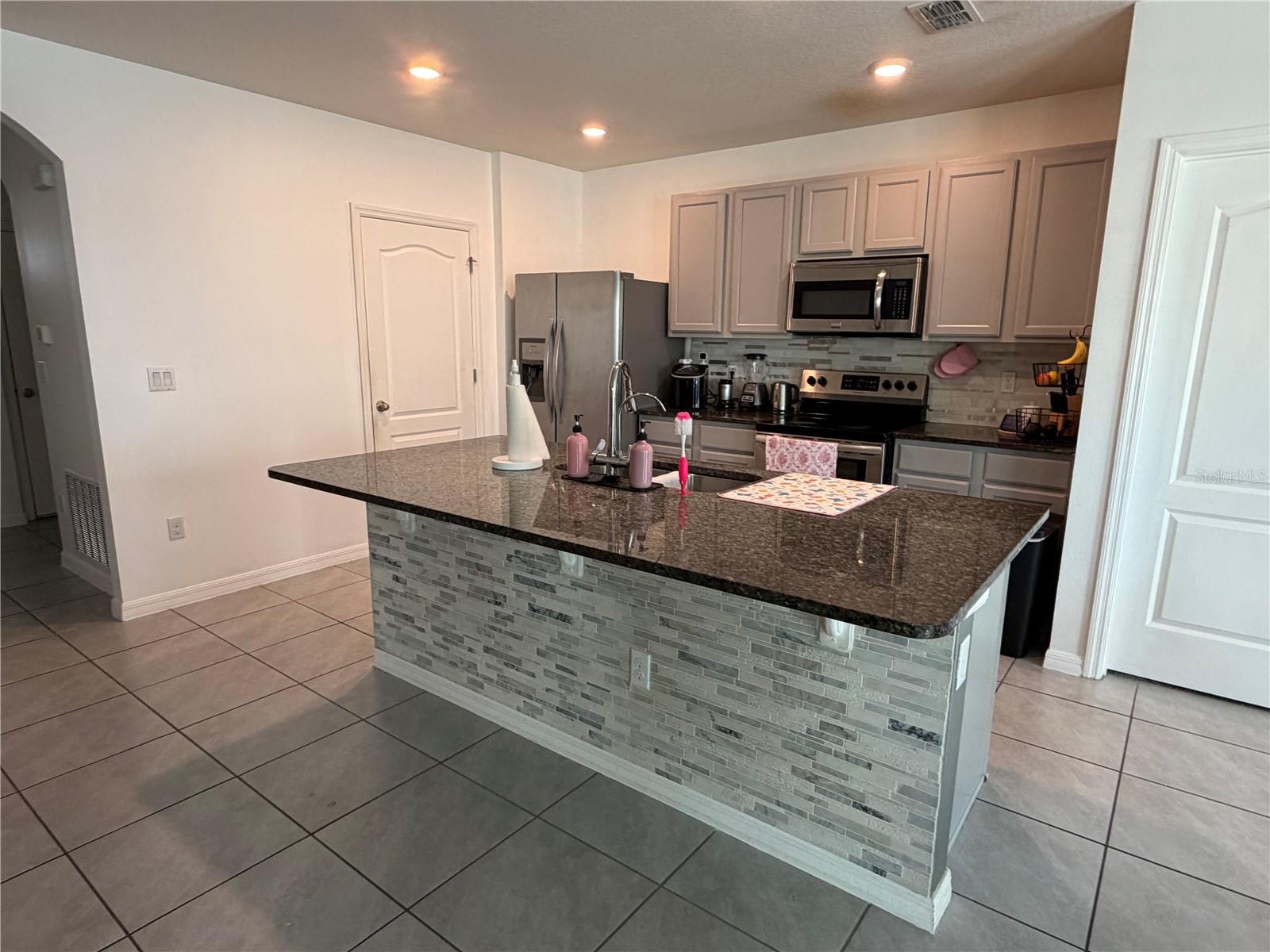 6524 Coral Berry Dr Property Photo 14