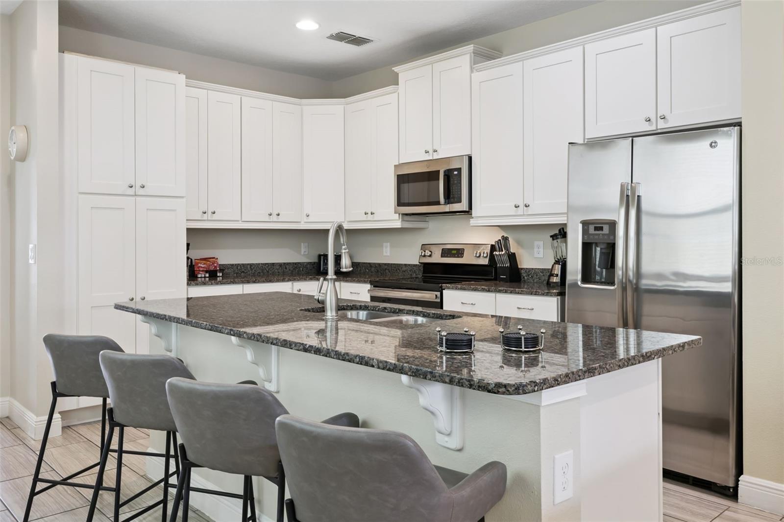 341 Pendant Ct Property Photo 8