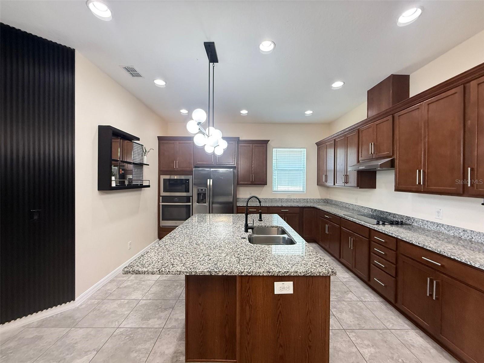 2074 Brillante Dr Property Photo 4