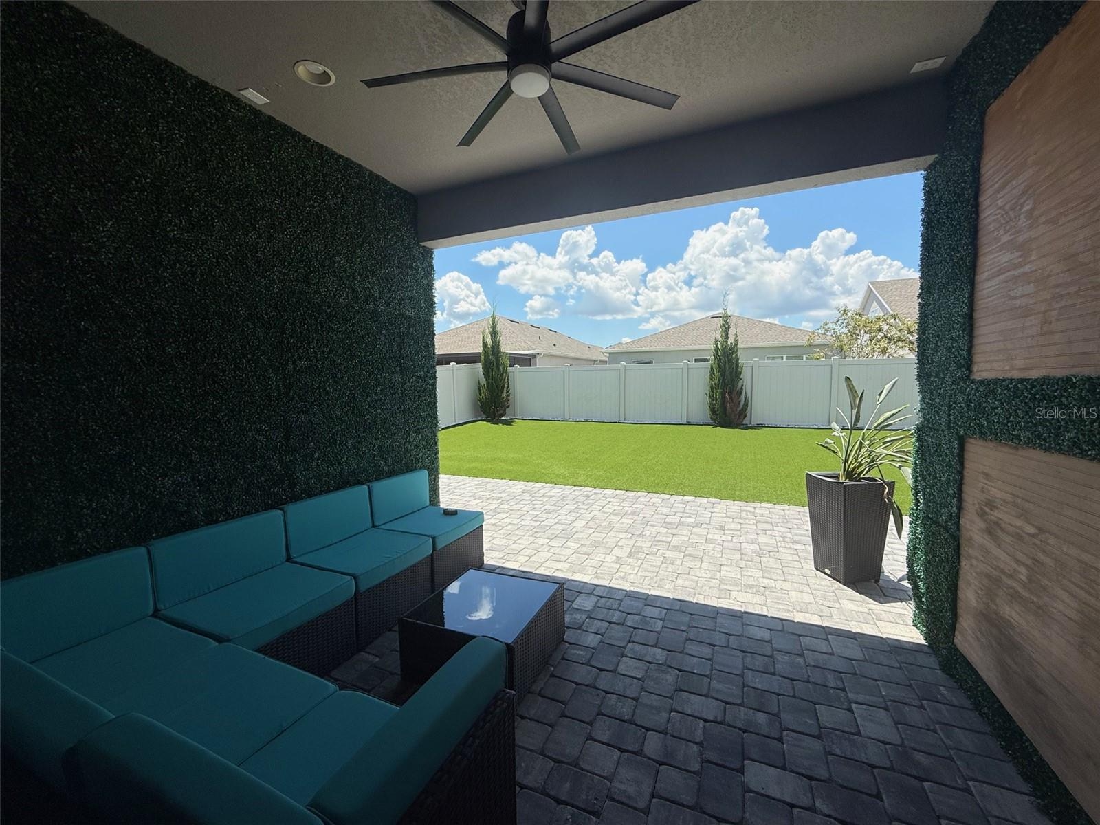 2074 Brillante Dr Property Photo 17