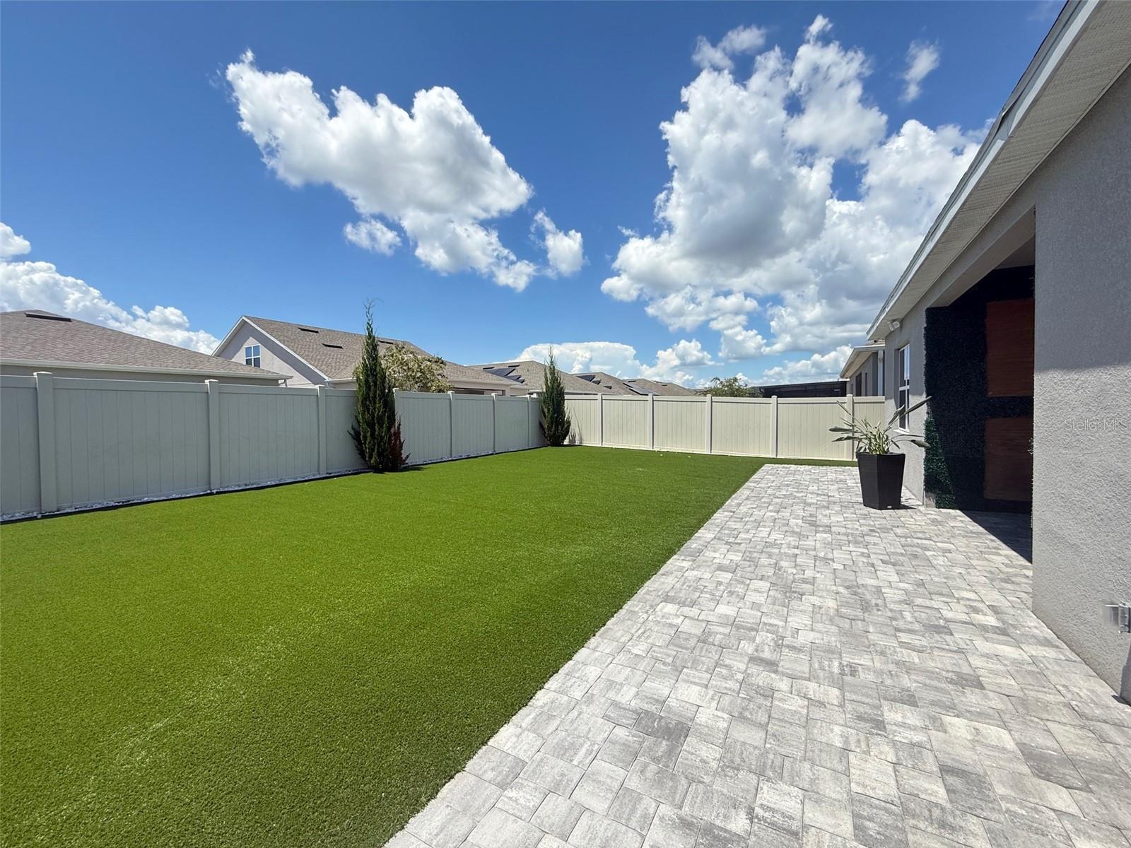 2074 Brillante Dr Property Photo 19
