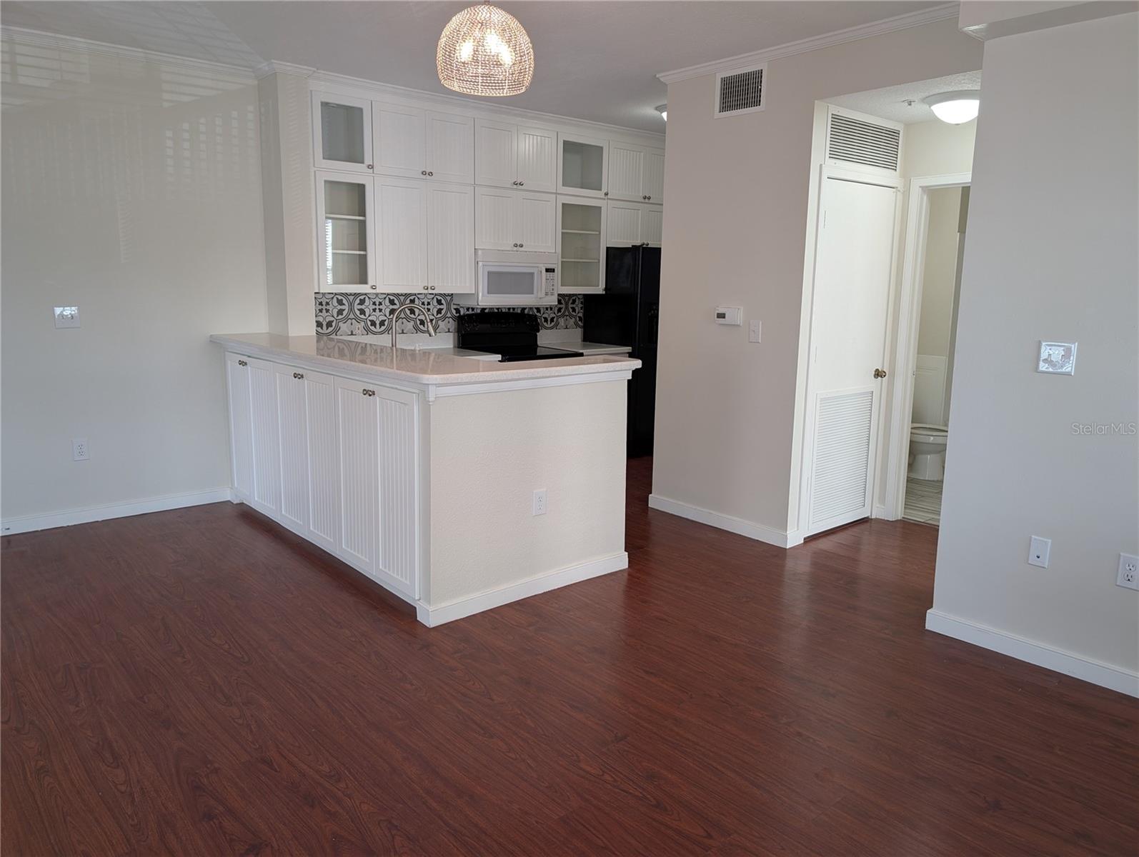 611 Campus St #320 Property Photo 2