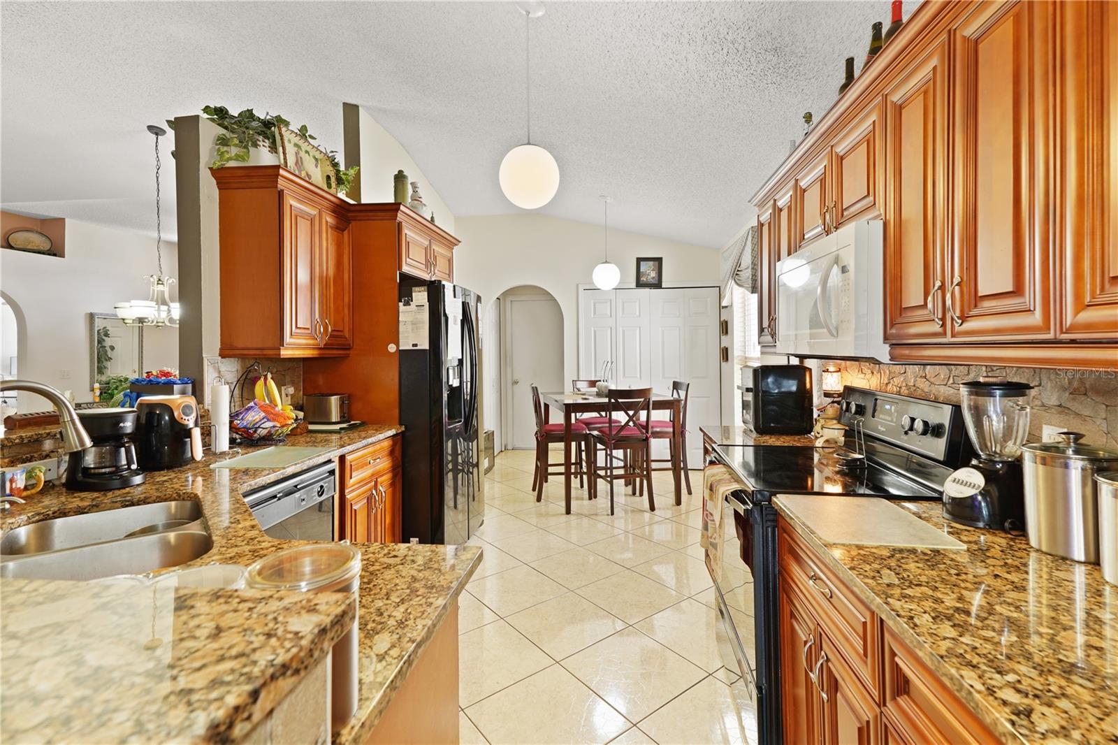11545 Bentry St Property Photo 6