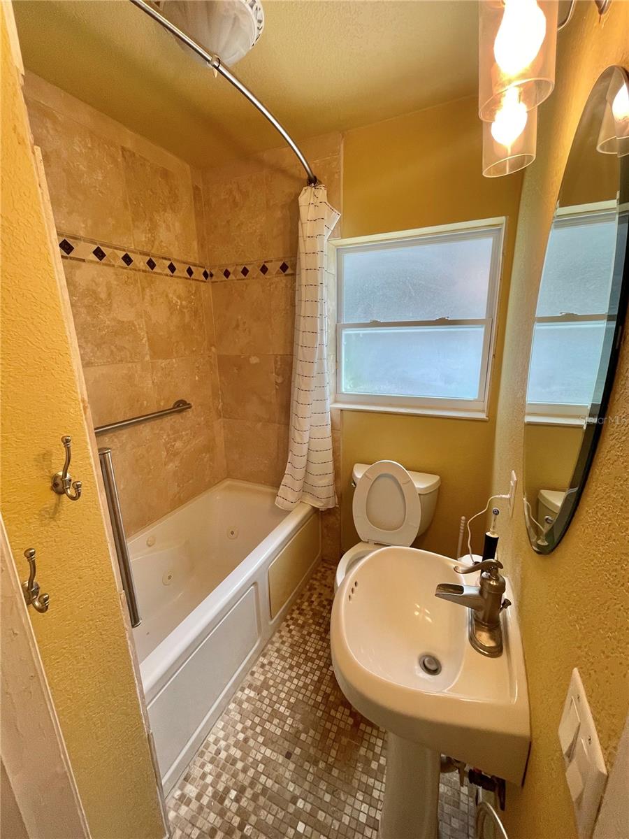 807 Neptune Rd Property Photo 17