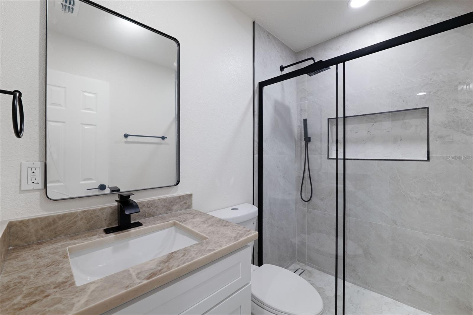 4431 Southmore Dr Property Photo 23