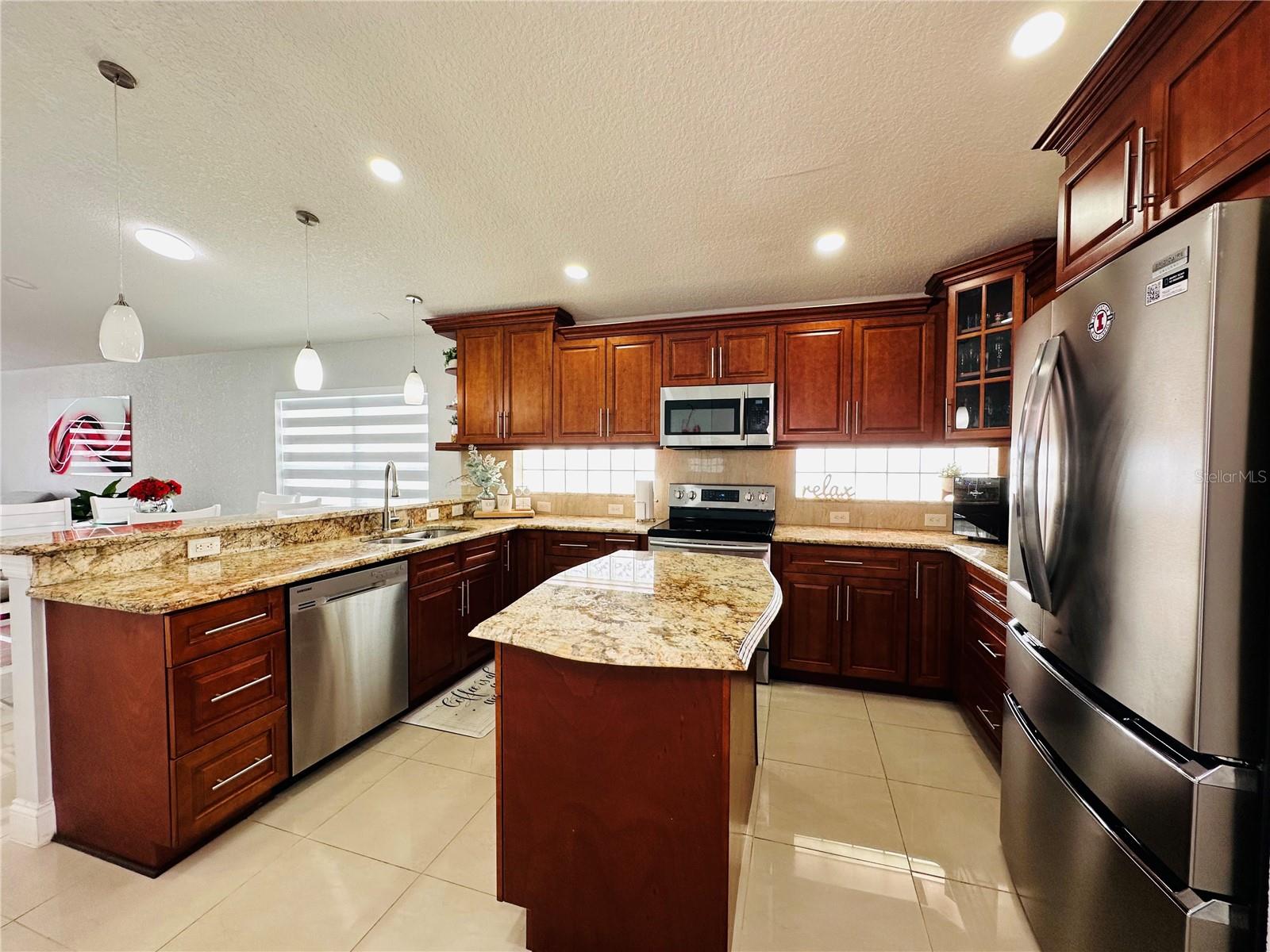 8885 Palisades Beach Ave Property Photo 3