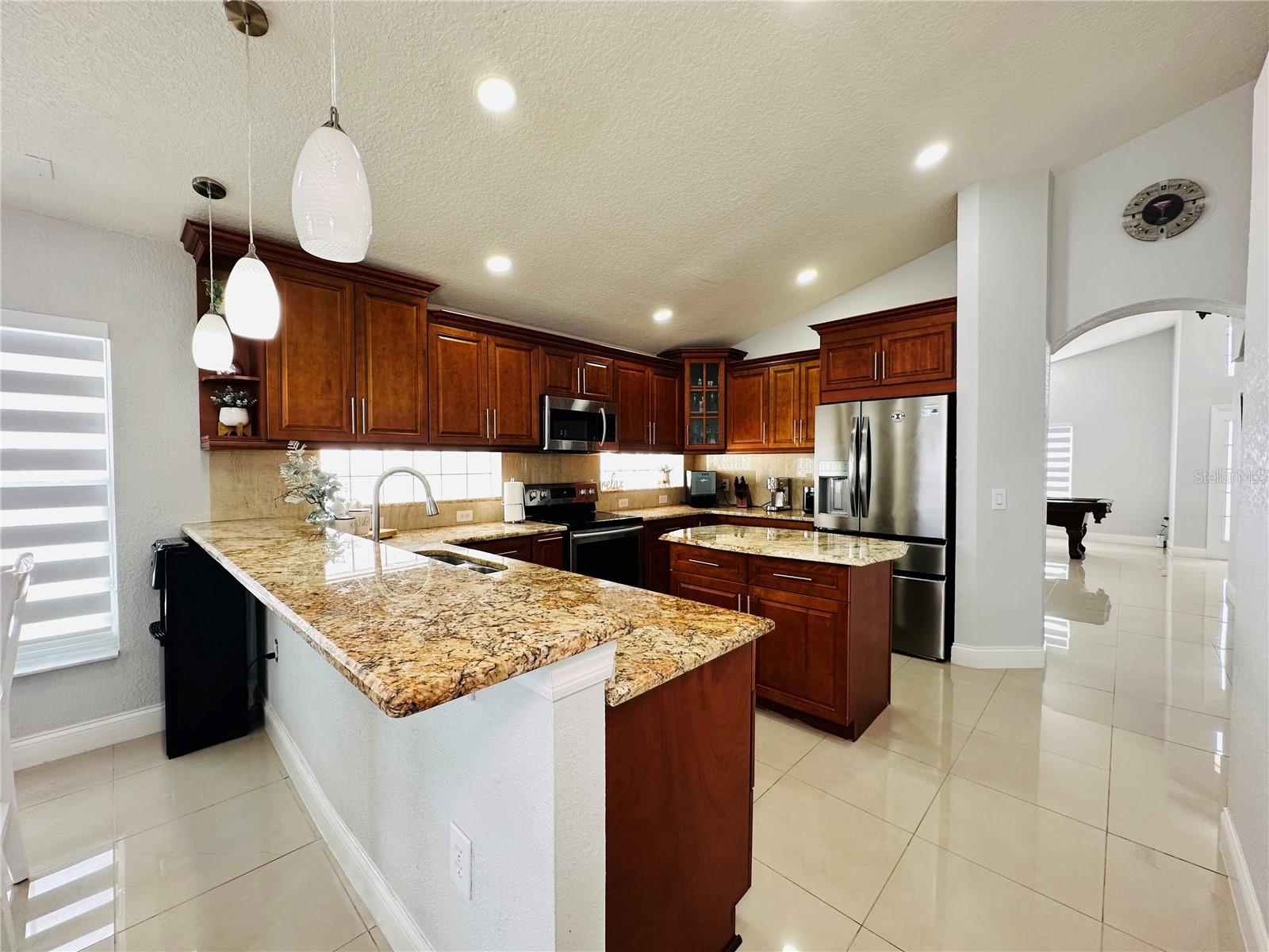 8885 Palisades Beach Ave Property Photo 4