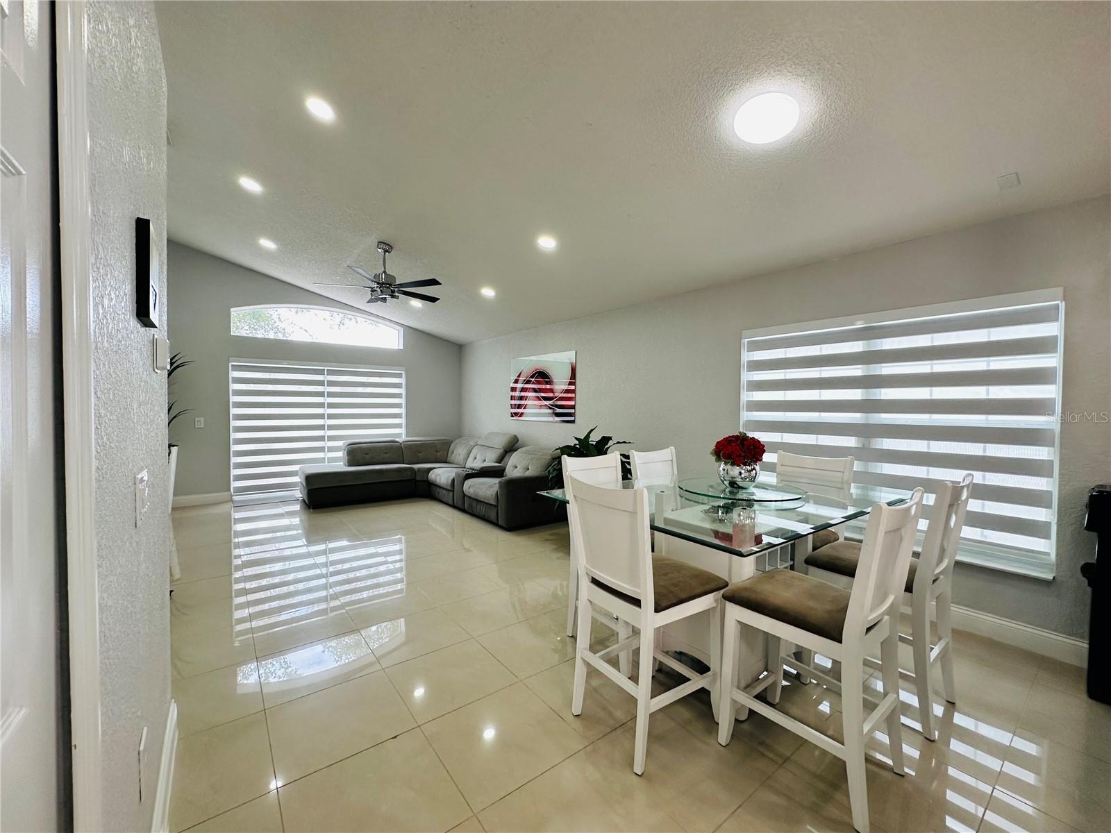 8885 Palisades Beach Ave Property Photo 6