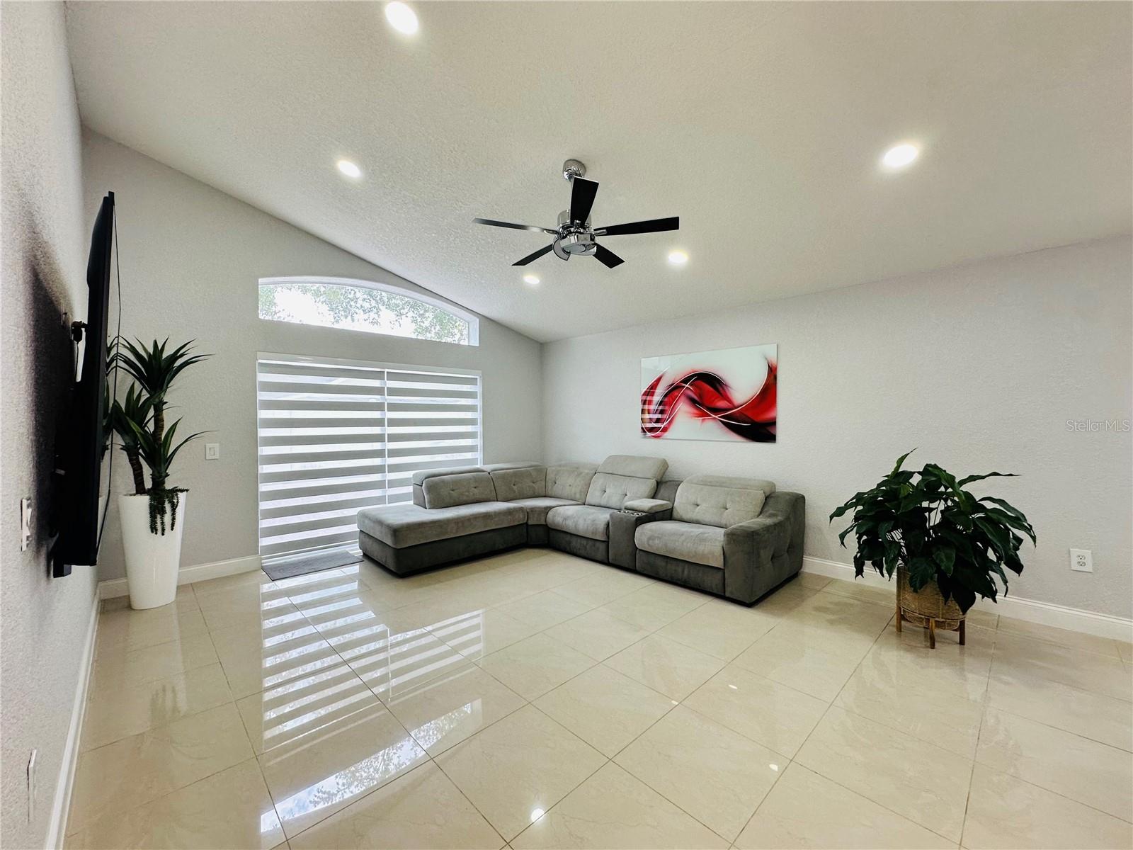 8885 Palisades Beach Ave Property Photo 7
