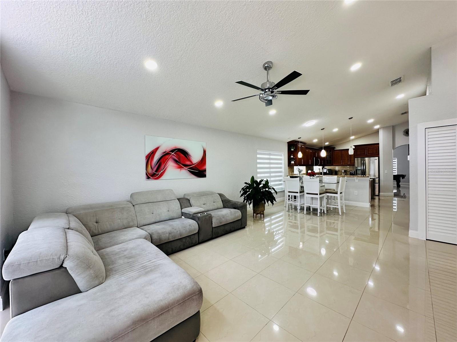 8885 Palisades Beach Ave Property Photo 9