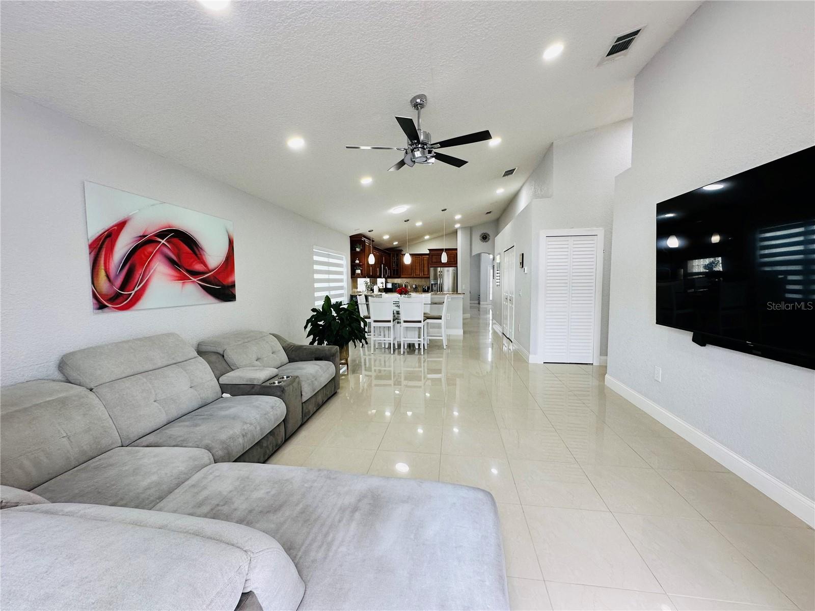 8885 Palisades Beach Ave Property Photo 10