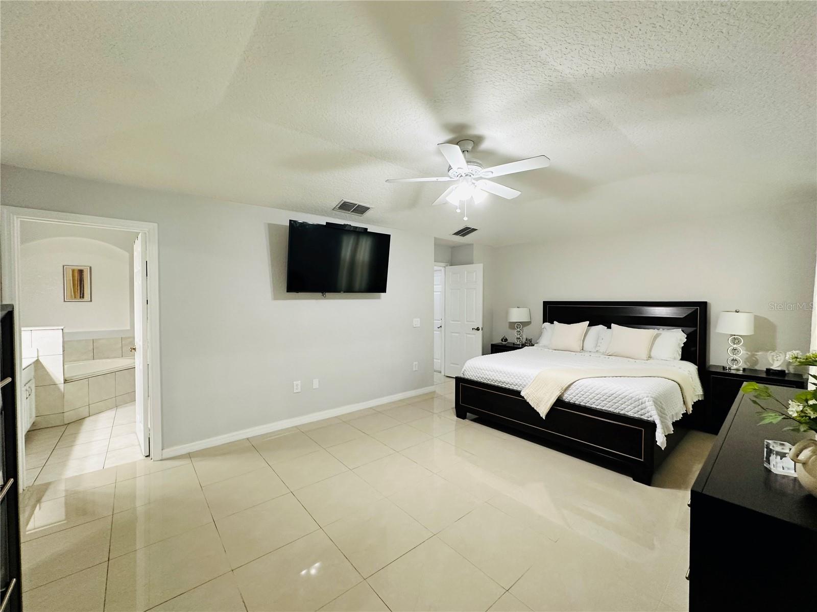 8885 Palisades Beach Ave Property Photo 16