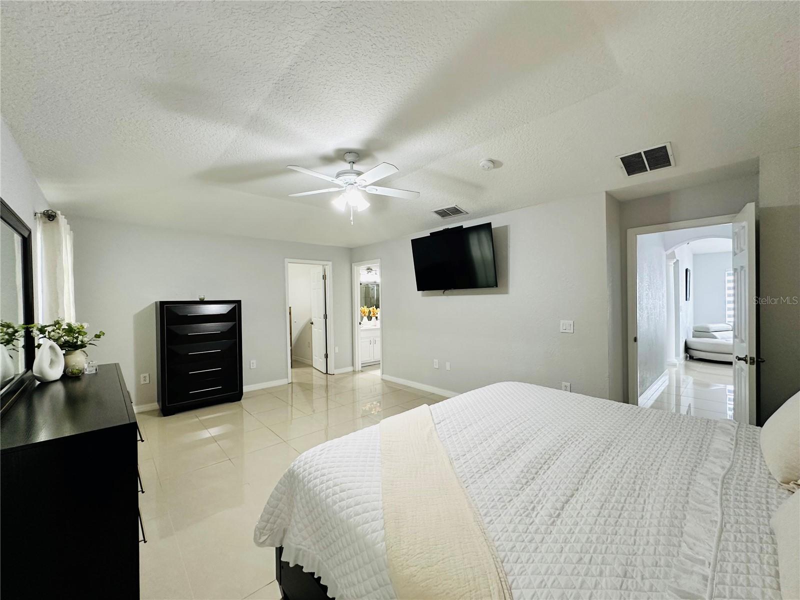 8885 Palisades Beach Ave Property Photo 18