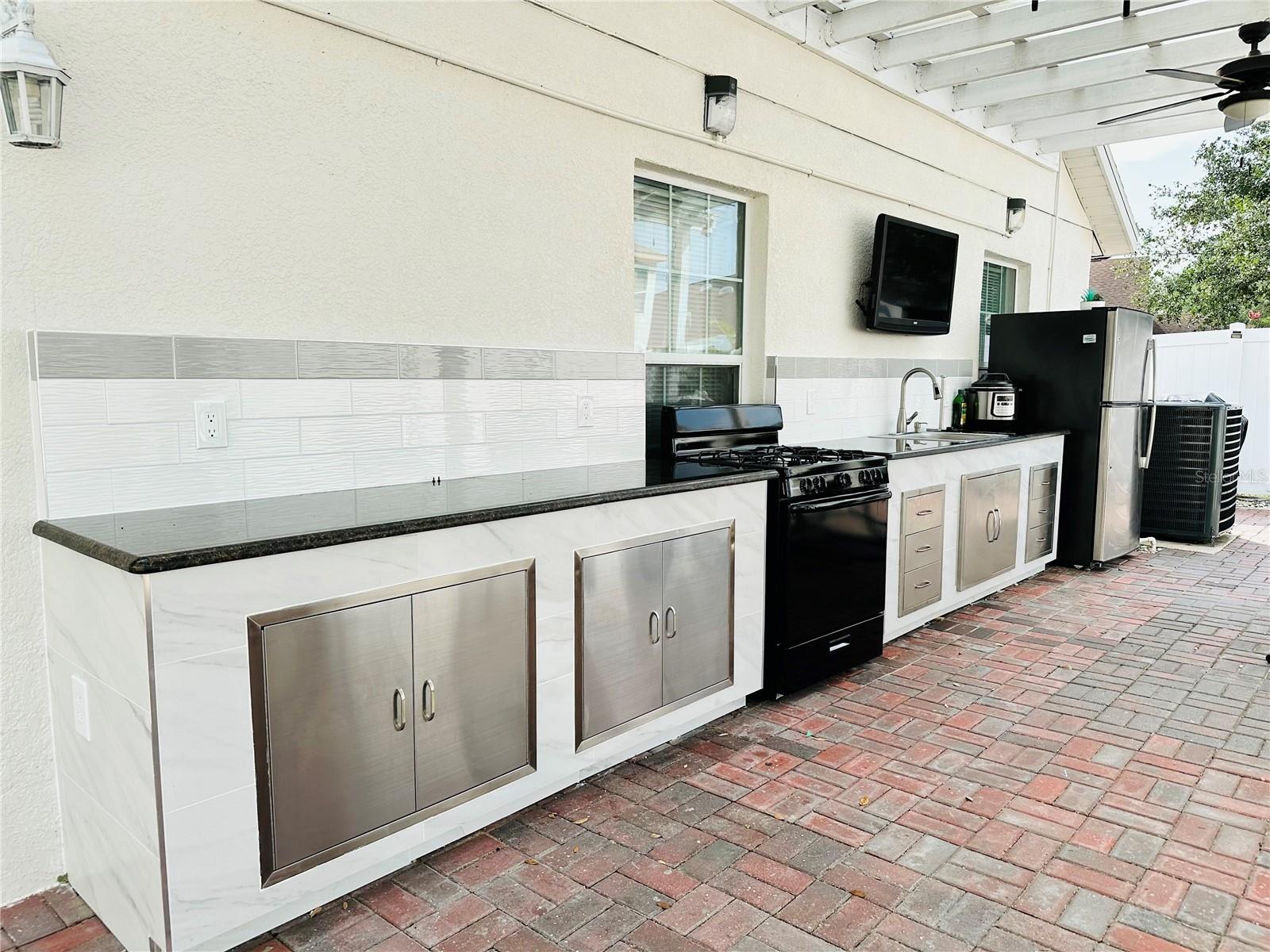 8885 Palisades Beach Ave Property Photo 34