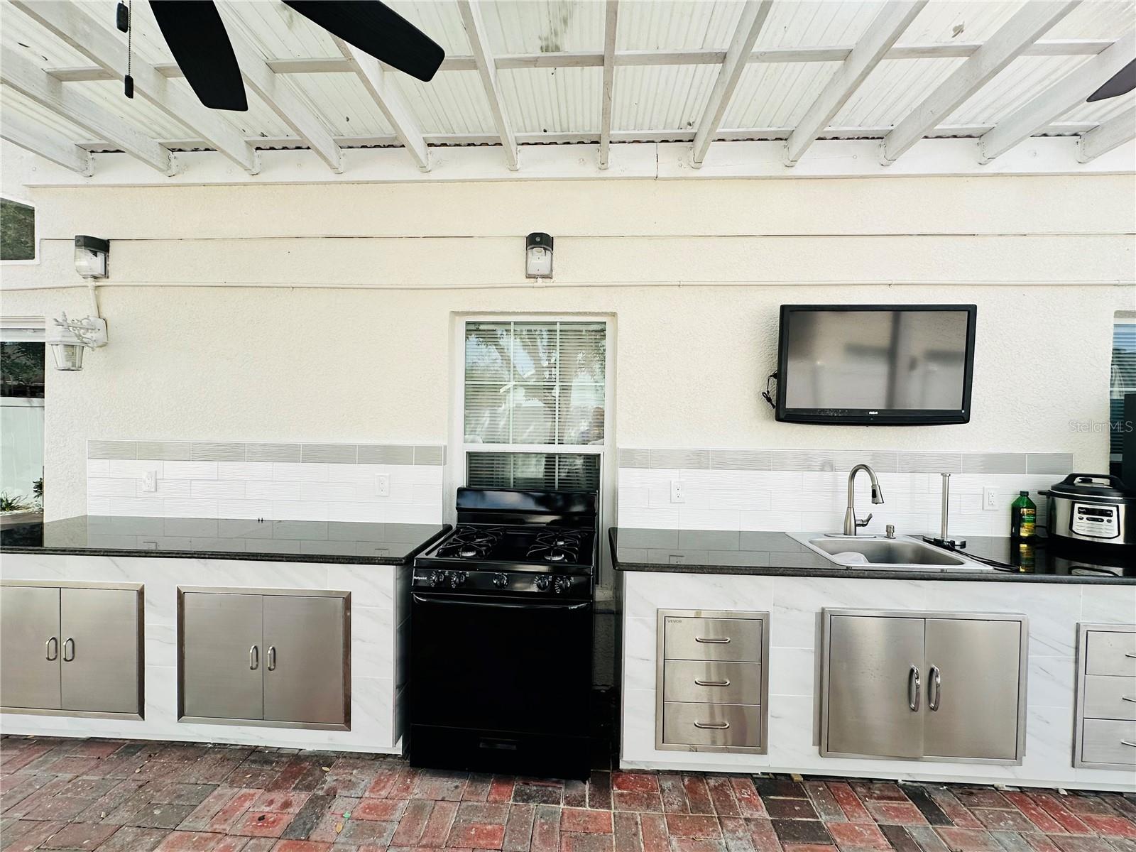 8885 Palisades Beach Ave Property Photo 35