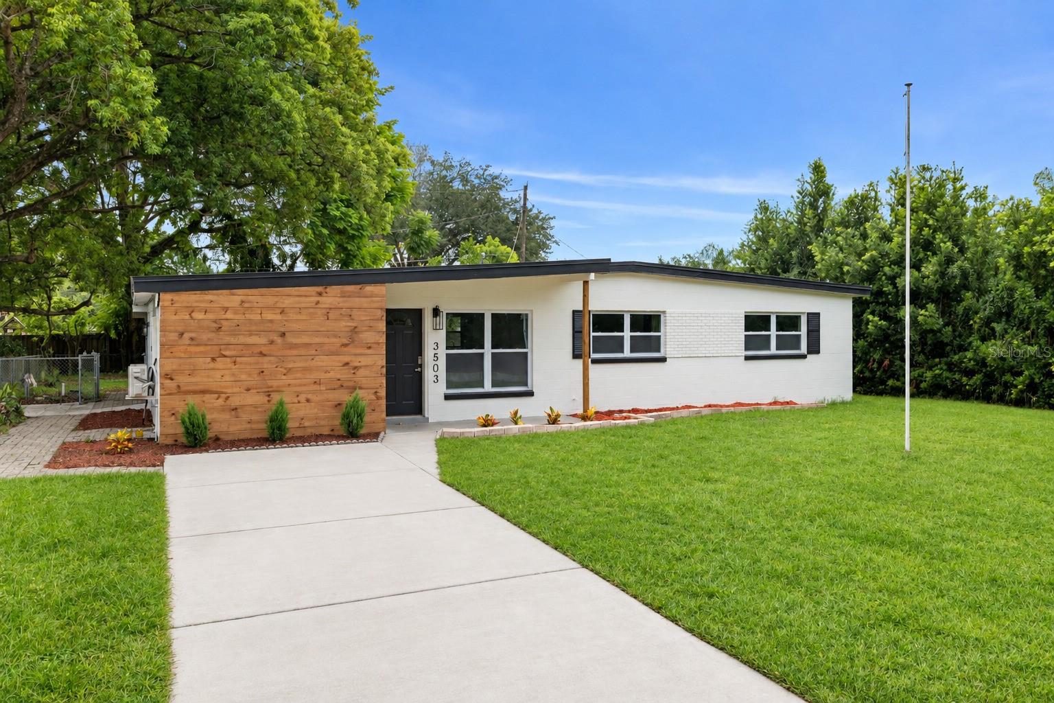 3503 S Crystal Lake Dr Property Photo 1