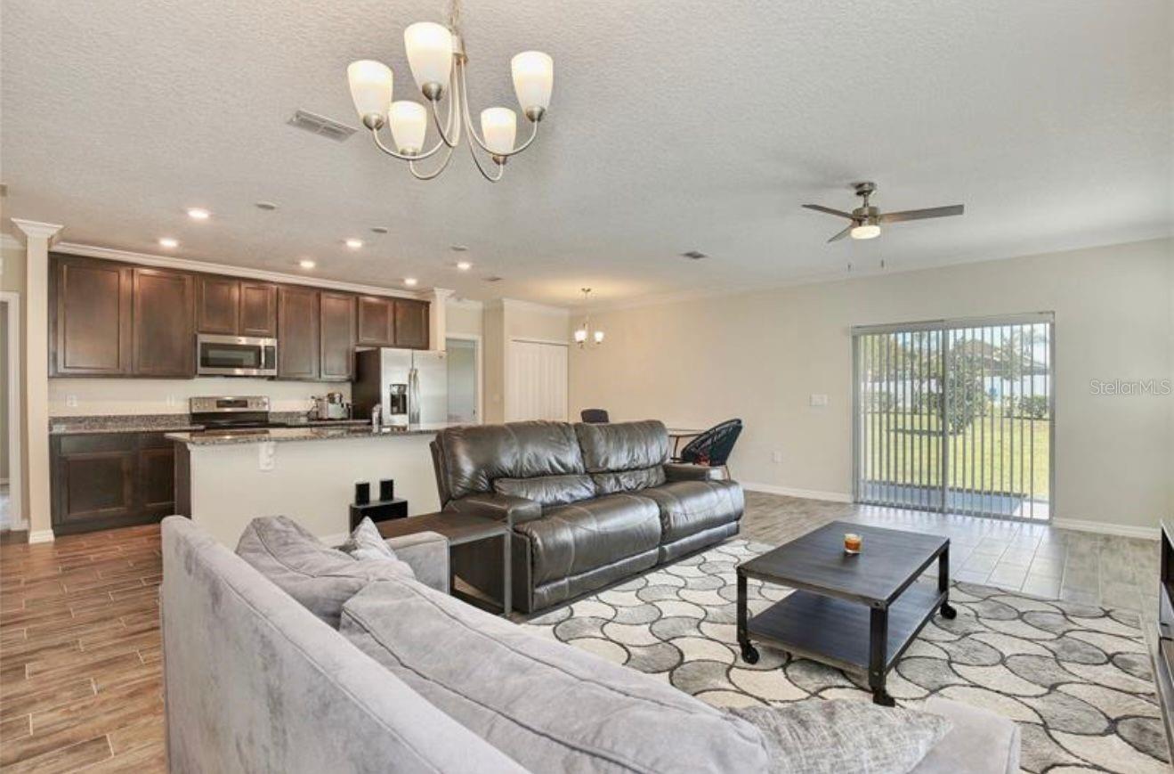 492 Pinecrest Loop Property Photo 8