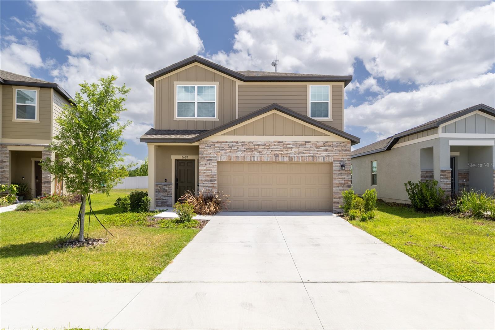 8688 Sportsman Loop Property Photo 1