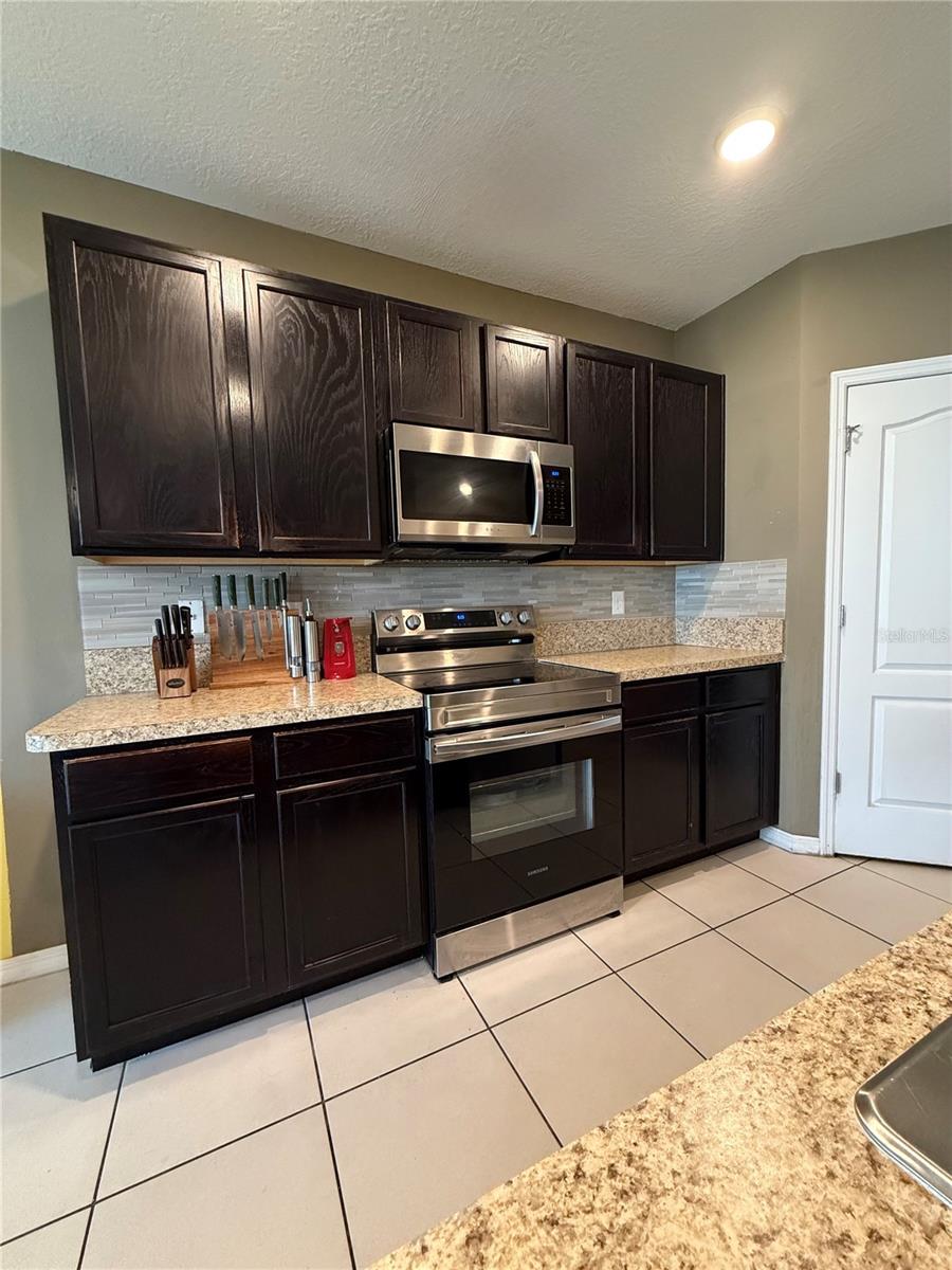 1876 Cassidy Knoll Dr Property Photo 4