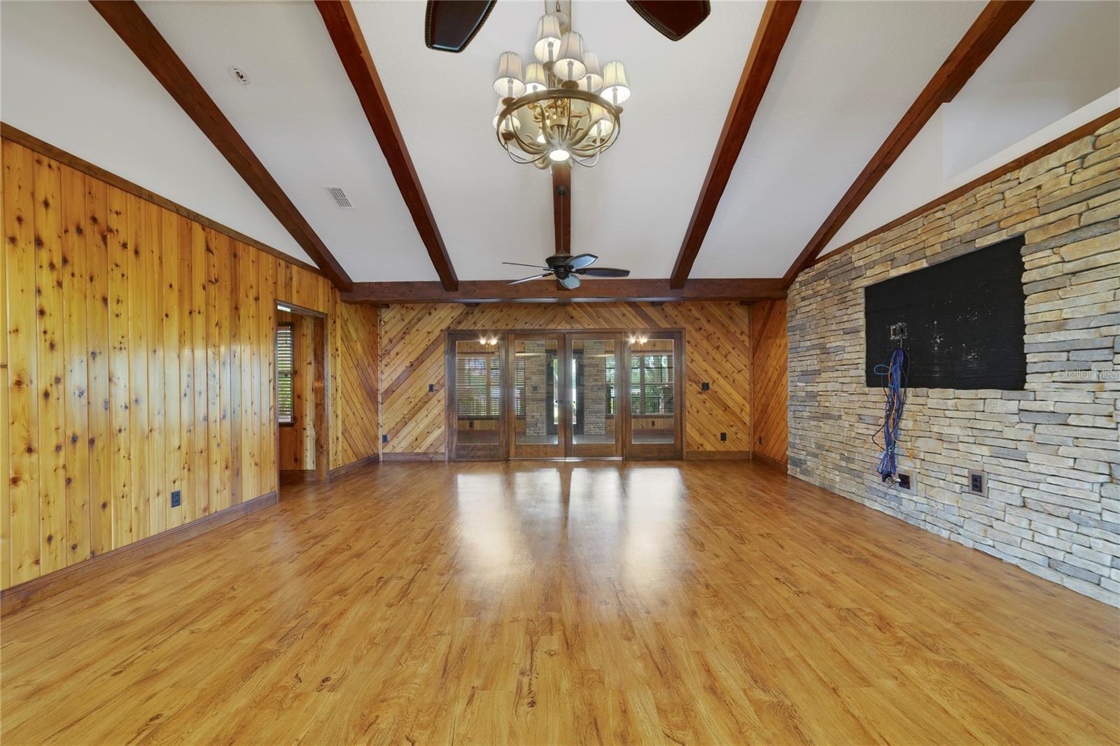 2700 Zuni Rd Property Photo 8