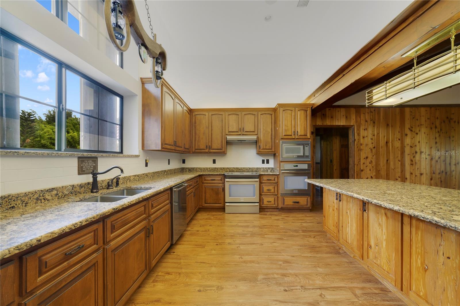 2700 Zuni Rd Property Photo 10