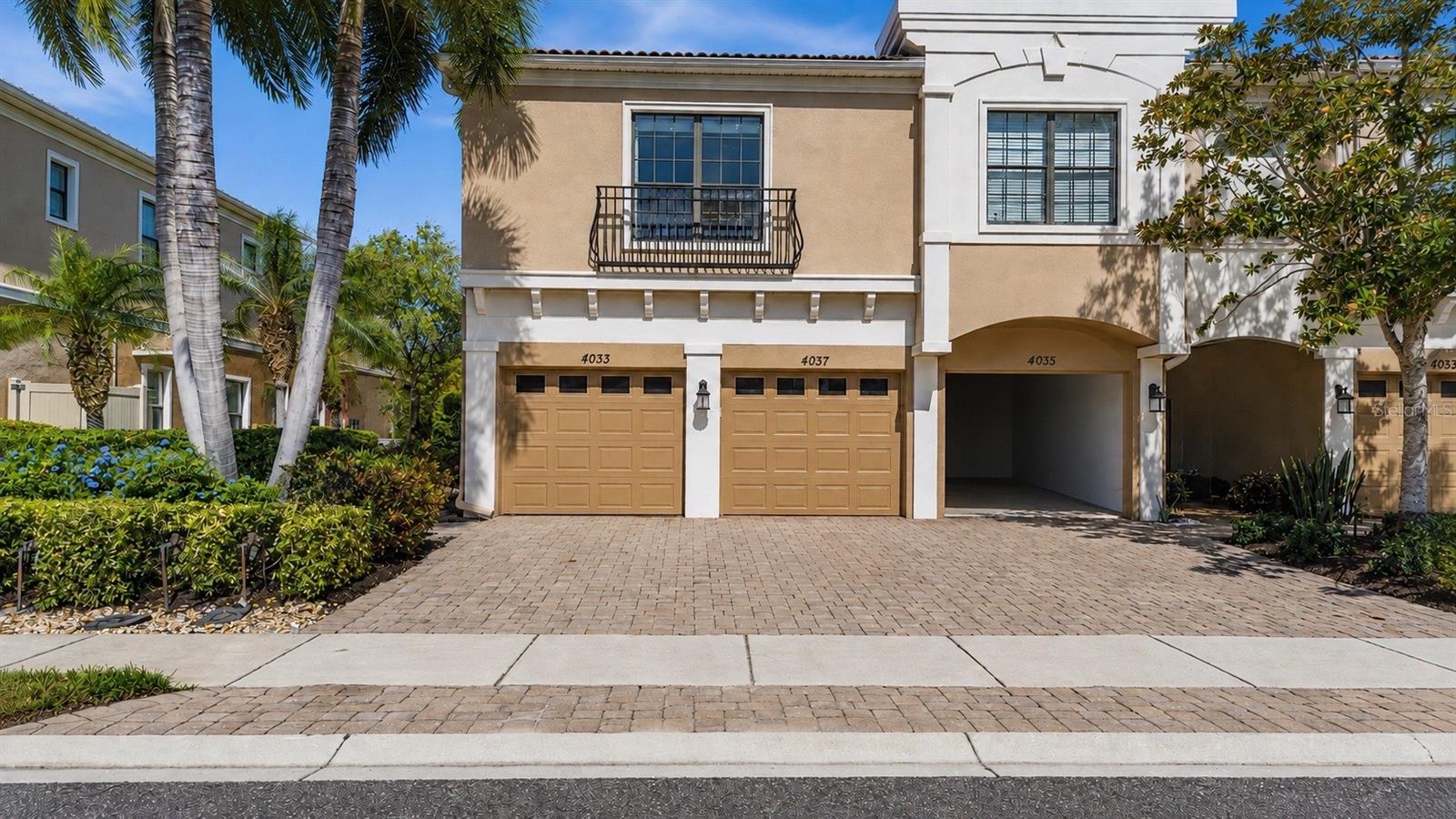 4033 OVERTURE CIR Property Photo 1