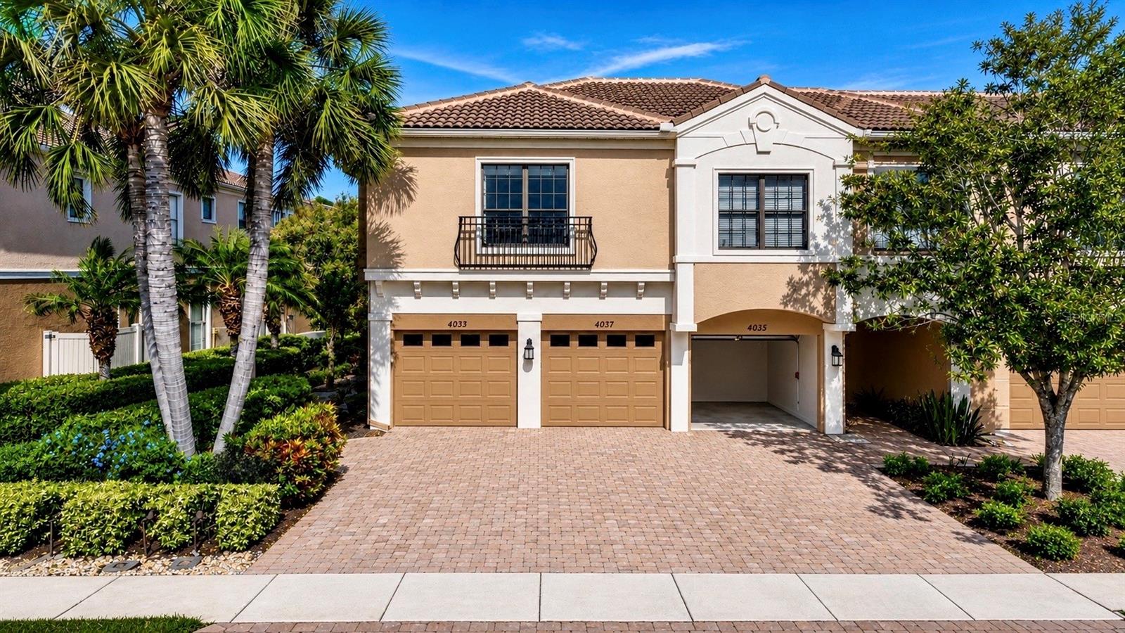4033 OVERTURE CIR Property Photo 1