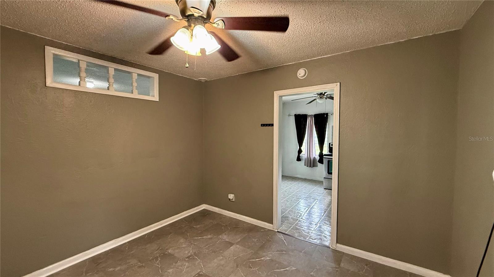 202 E Polk St Property Photo 6