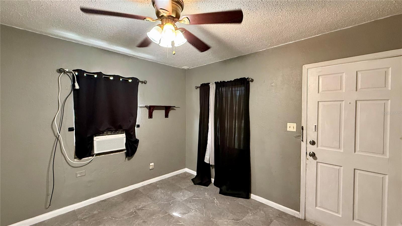 202 E Polk St Property Photo 7