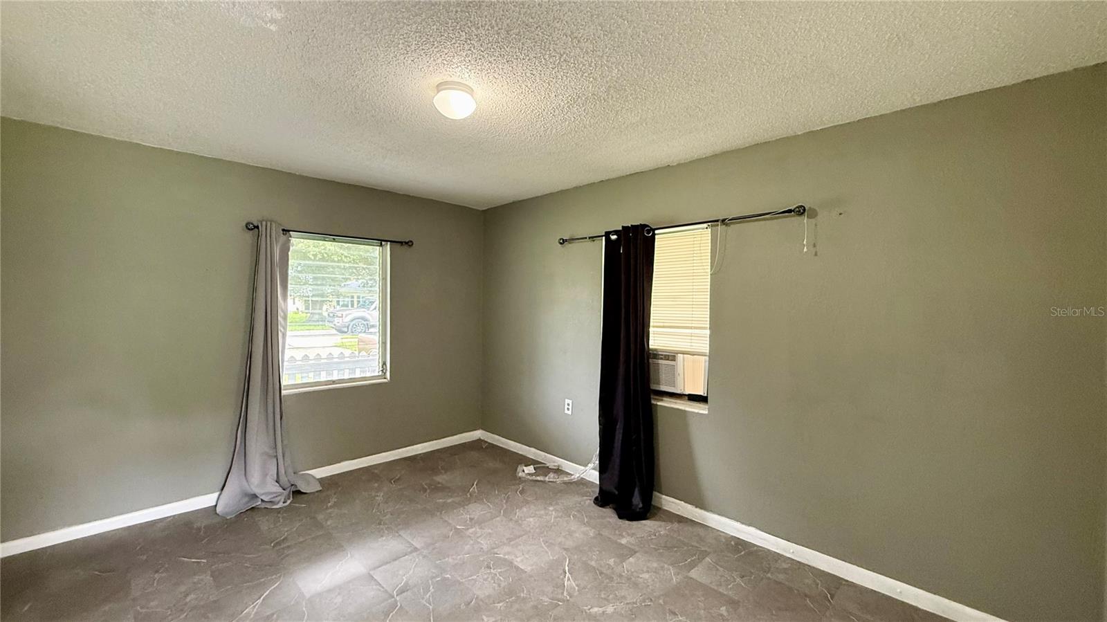 202 E Polk St Property Photo 8