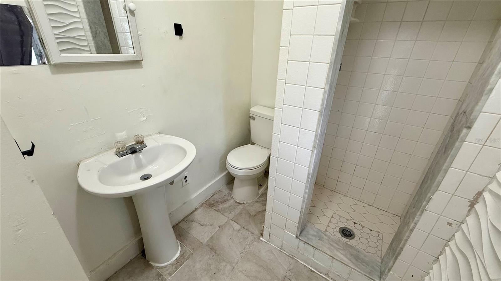 202 E Polk St Property Photo 10