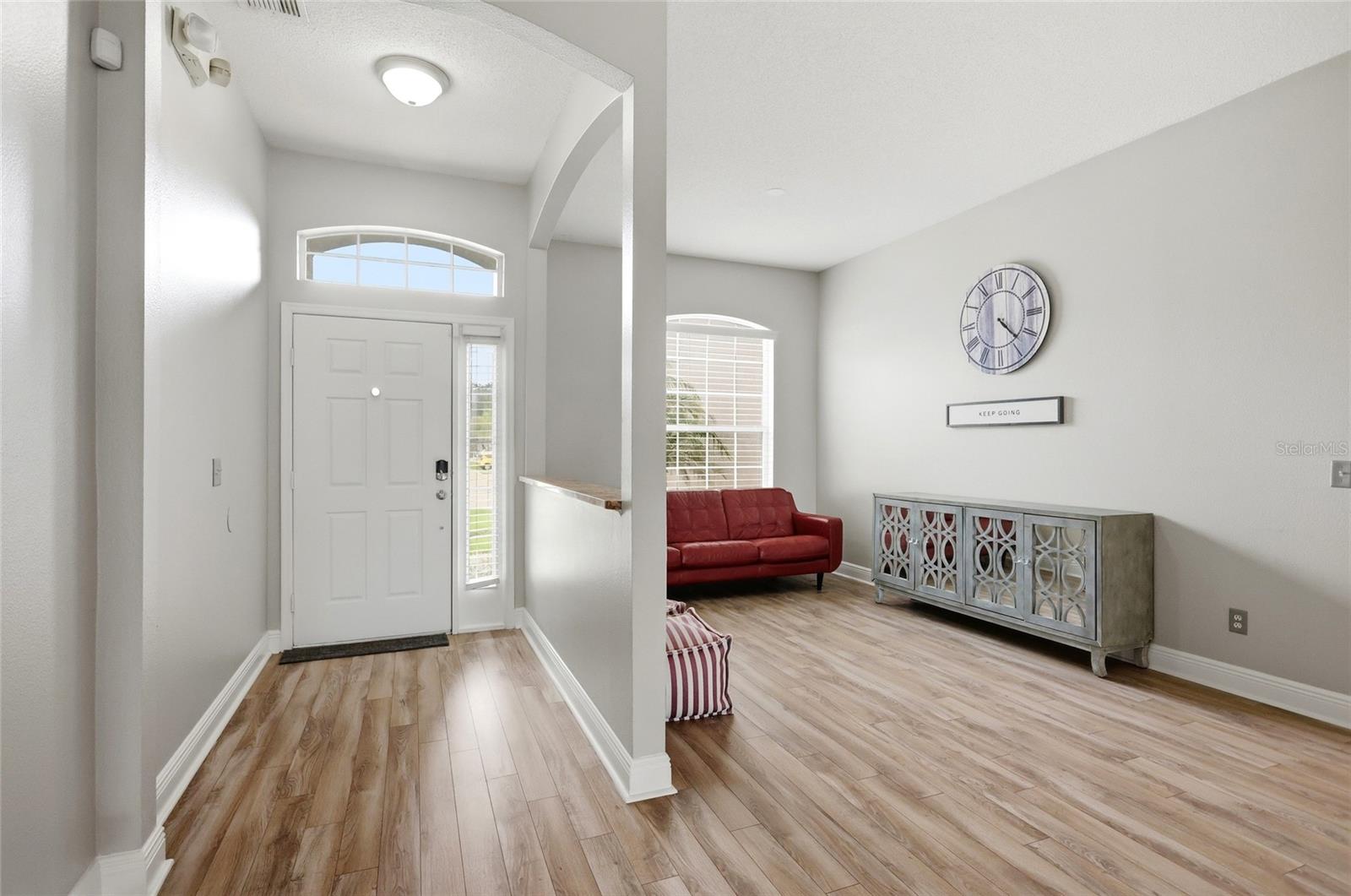 340 Ballyshannon Dr Property Photo 4