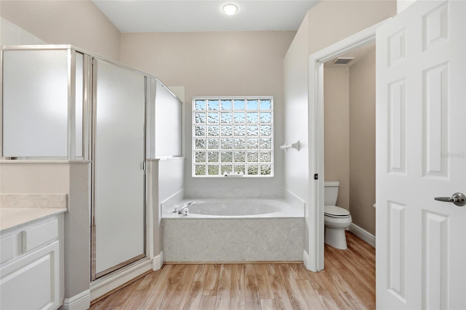 340 Ballyshannon Dr Property Photo 20