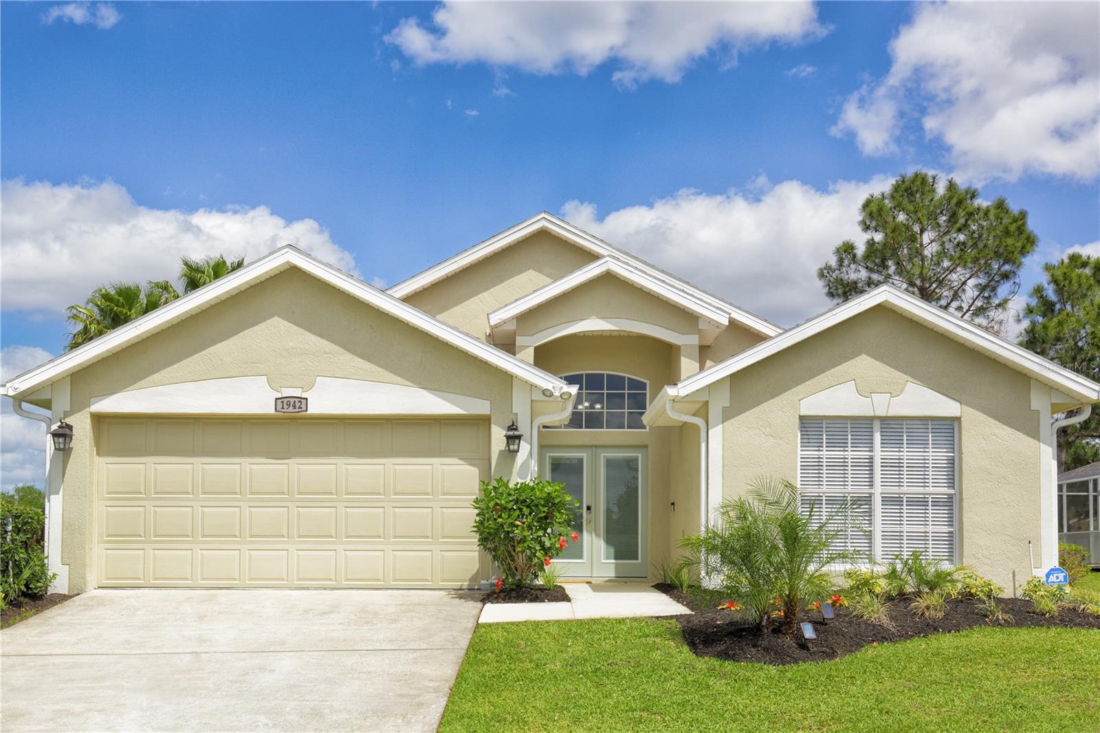 1942 Bermuda Pointe Dr Property Photo 1