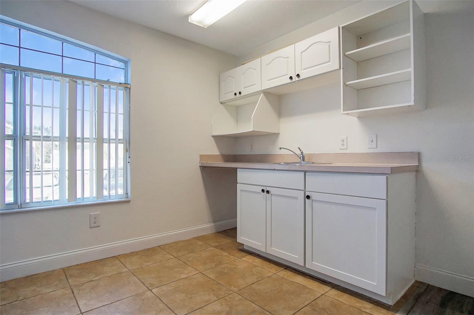 526 Caribbean Dr Property Photo 6