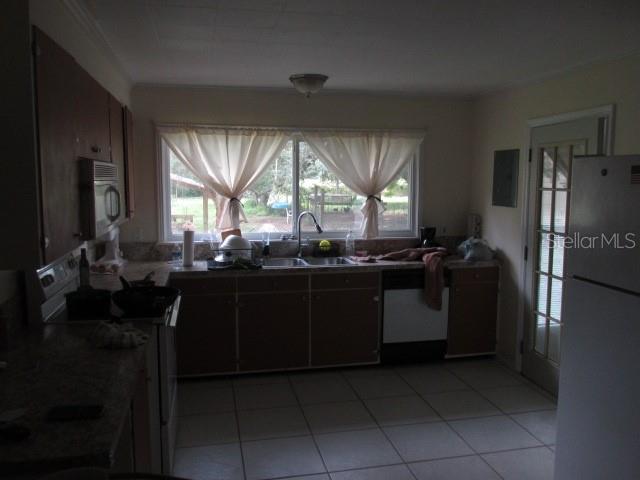 5500 Lake Lizzie Dr Property Photo 7